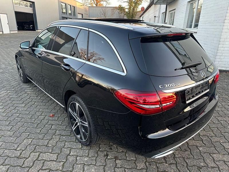 Gebraucht Mercedes C300e Avantgarde 306 PS (225 kW) 2020 Schwarz Limousine