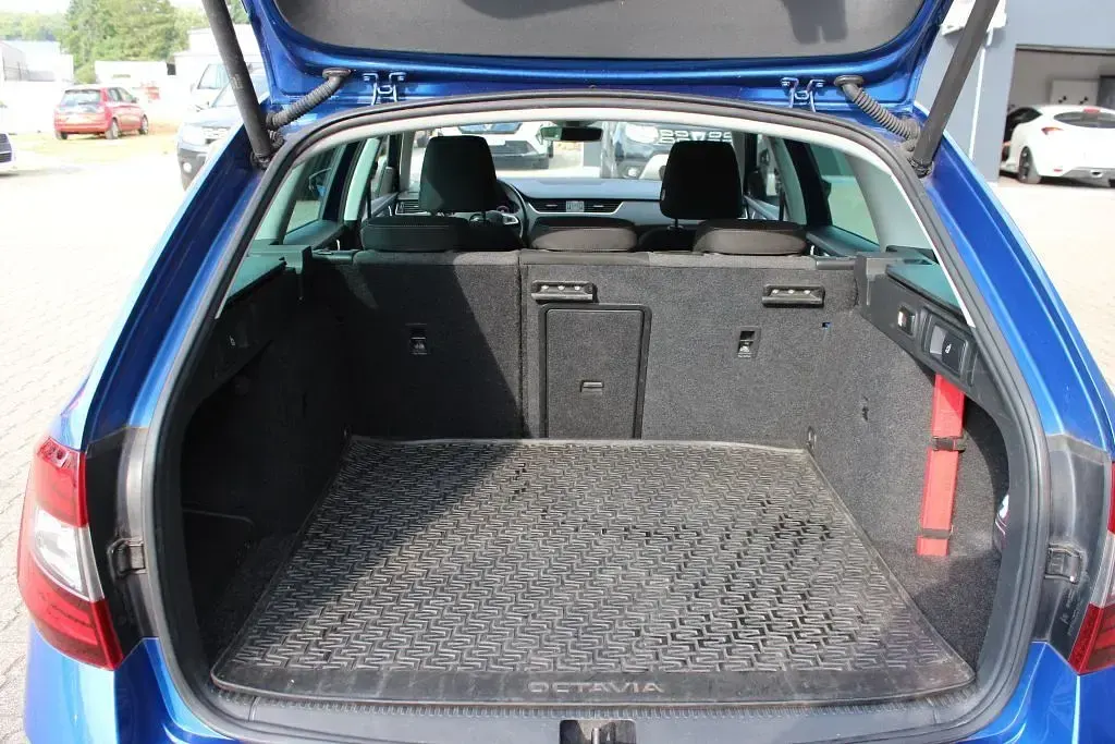 Gebraucht Skoda Octavia Soleil 150 PS (110 kW) 2019 Blau Kombi