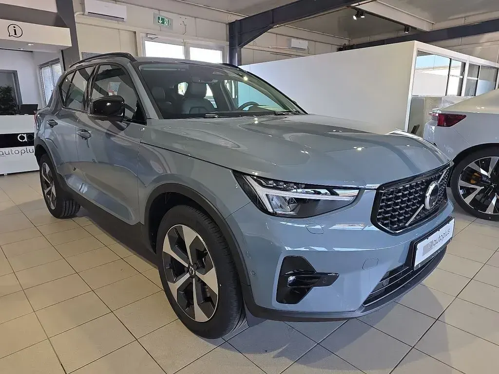 Brugt Volvo XC40 Plus 197 HK (144 kW) 2023 Grå SUV
