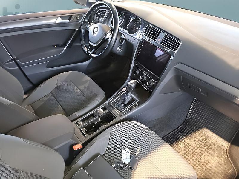 Gebraucht VW e-Golf 100 kW (136 PS) 2020 Weiß Kleinwagen