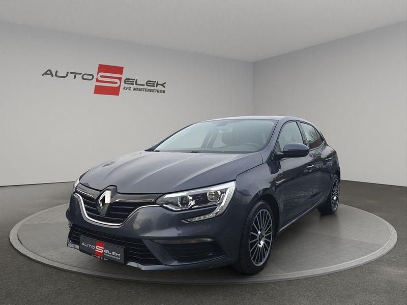 Grau Gebraucht 2018 Renault Mégane IV Play Limousine | 10.500 € (Fairer Preis) - Bild 1/4