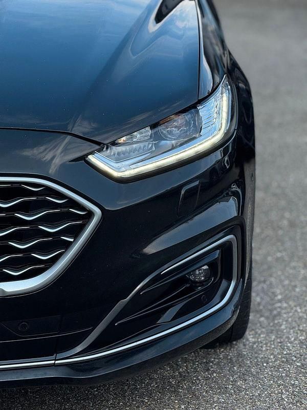 Gebraucht Ford Mondeo Vignale 190 PS (139 kW) 2022 Schwarz Kombi