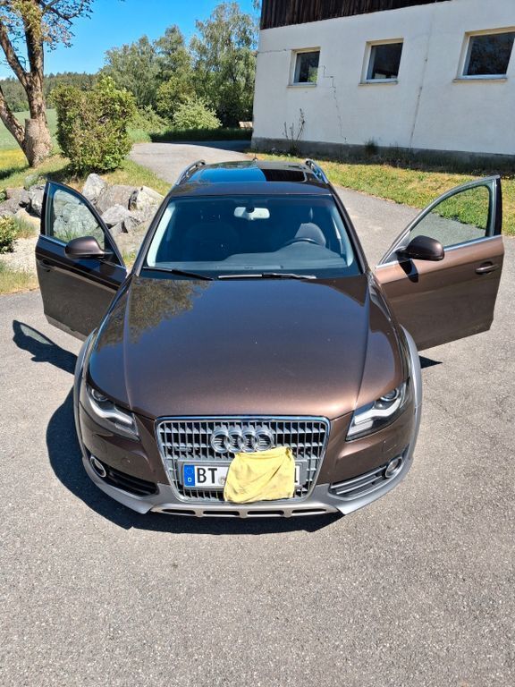 Braun Gebraucht 2010 Audi A4 Allroad Kombi | 6.777 € (Fairer Preis) - Bild 1/4