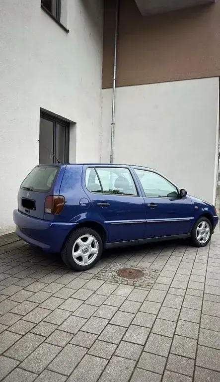 Brugt VW Polo Basis 60 HK (44 kW) 1998 Blå Sedan