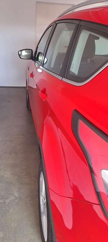 Gebraucht Ford Kuga 150 PS (110 kW) 2017 Rot SUV