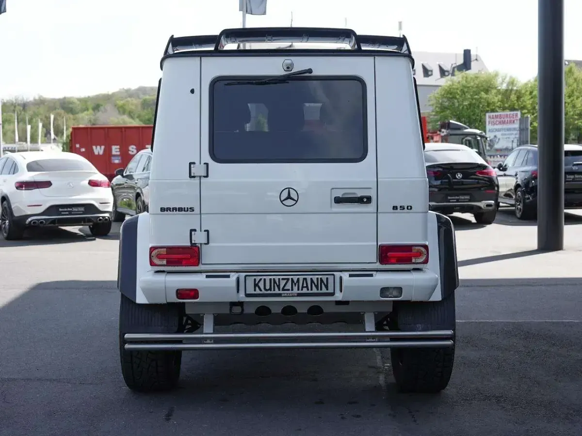 Gebraucht Mercedes G500 4x4² AMG 421 PS (309 kW) 2019 Polarweiß uni SUV