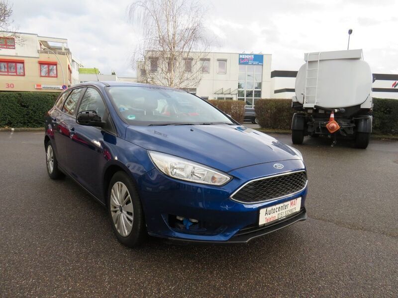 Gebraucht Ford Focus Business Edition 125 PS (91 kW) 2015 Blau Limousine