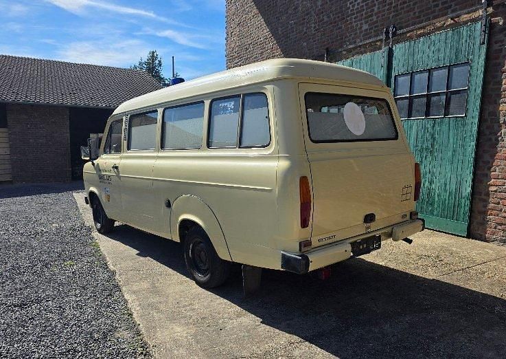Second-hand Ford Transit 90 CP (66 kW) 1981 Bej Monovolum