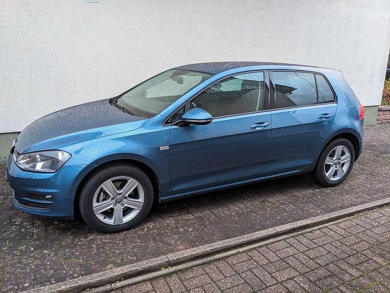 Blau Gebraucht 2013 VW Golf VII Comfortline Limousine | 11.800 € (Fairer Preis) - Bild 1/4