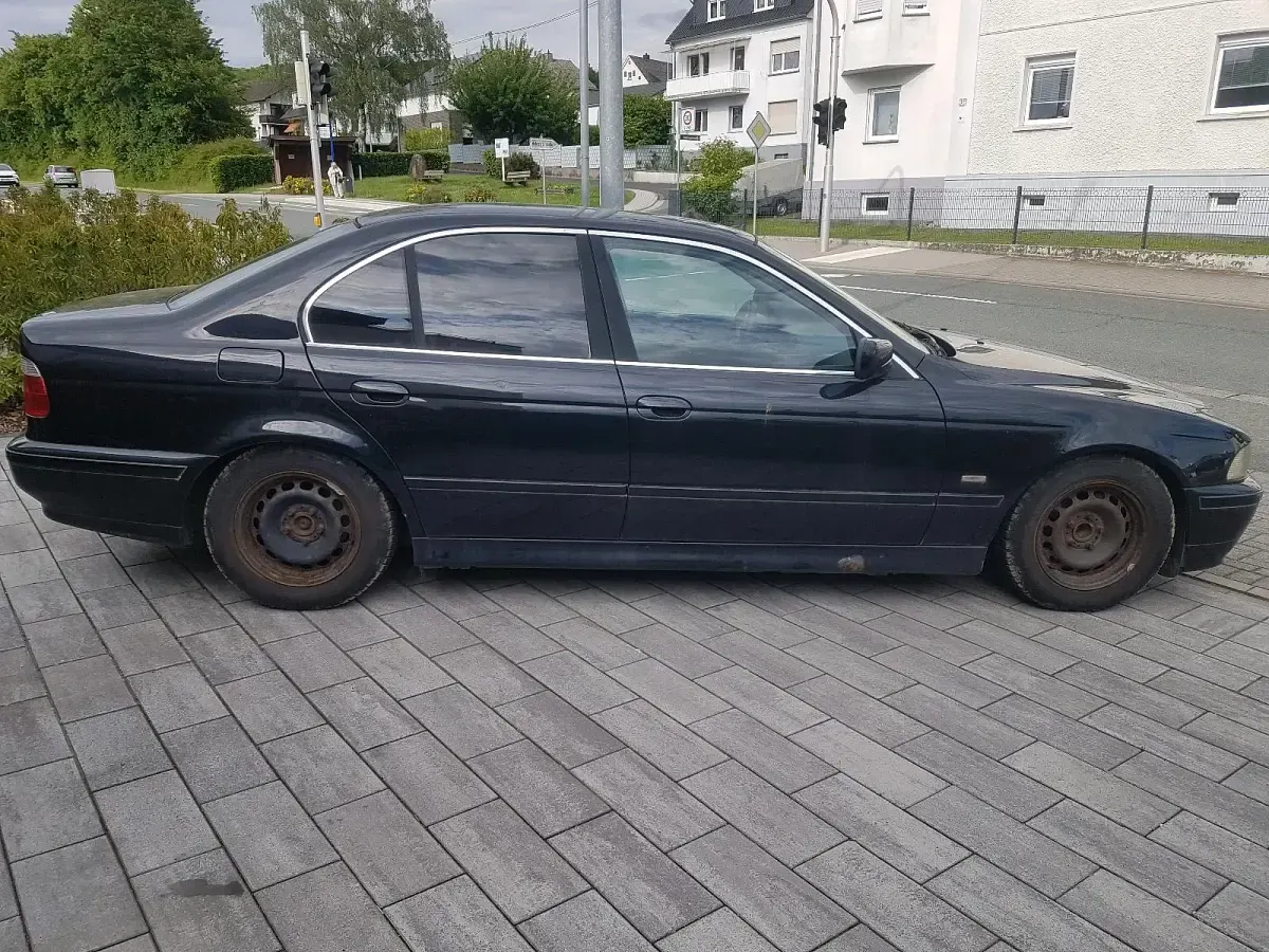 Second-hand BMW 520 170 CP (125 kW) 2001 Negru Berlinǎ