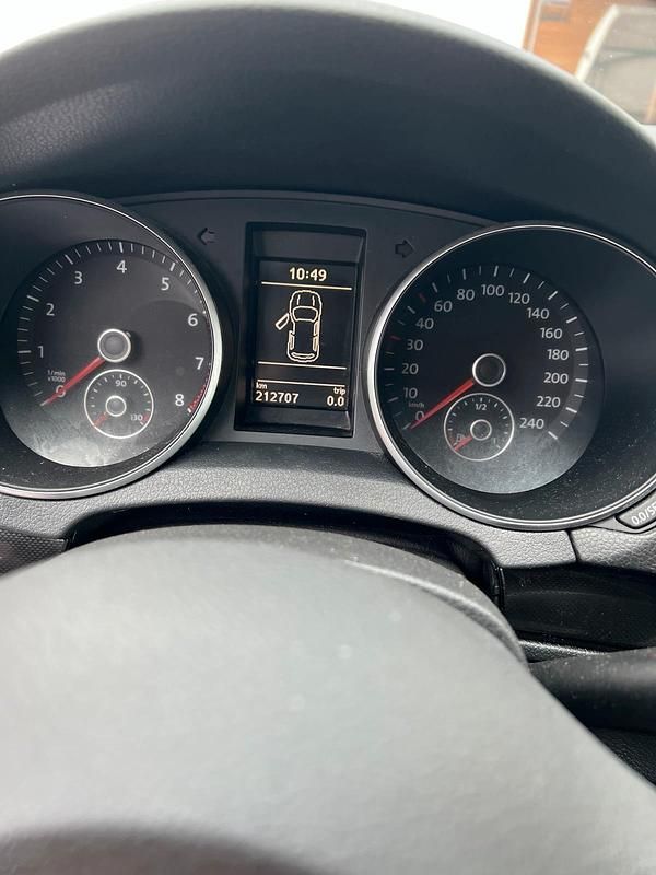 Schwarz Gebraucht 2009 VW Golf VI Limousine | 3.750 € (Fairer Preis) - Bild 1/4