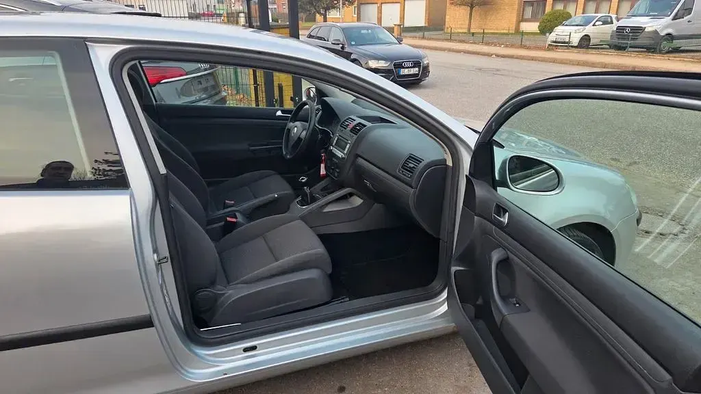 Gebraucht VW Golf V 80 PS (58 kW) 2007 Silber Limousine