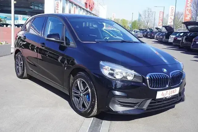 Używany BMW 225 Advantage 224 KM (164 kW) 2019 Czarny Minivan