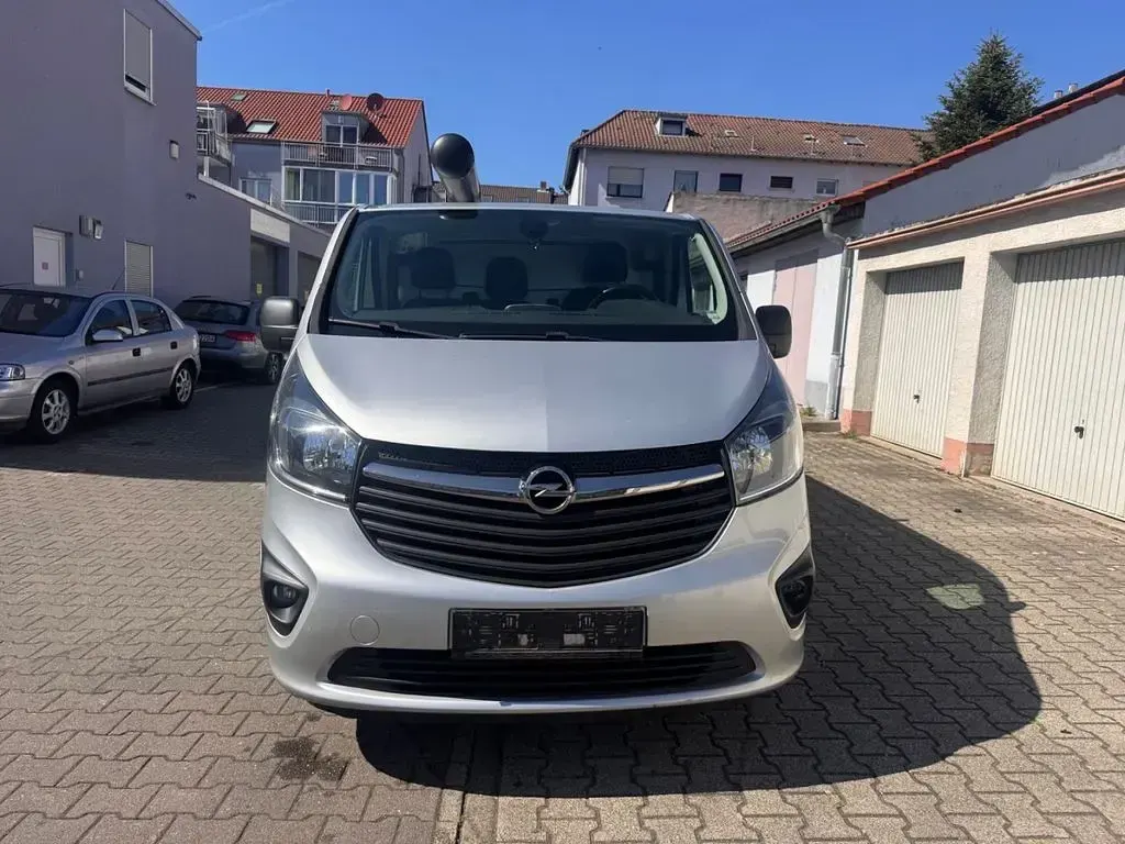 Gebraucht Opel Vivaro 145 PS (106 kW) 2018 Grau Van / Kleinbus