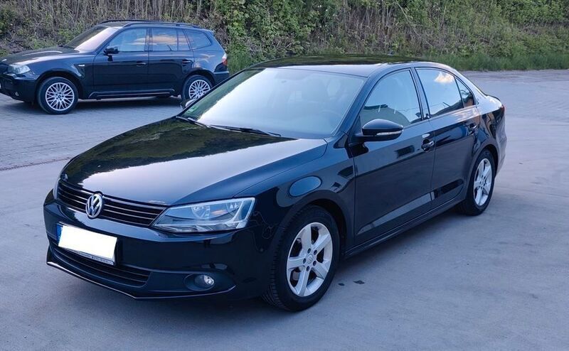 Schwarz Gebraucht 2011 VW Jetta Limousine | 5.000 € (Guter Preis) - Bild 1/4