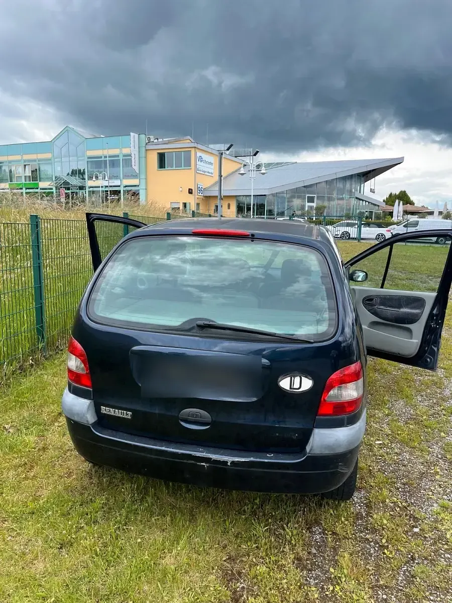 Gebraucht Renault Scénic 107 PS (78 kW) 2000 Blau Van / Kleinbus