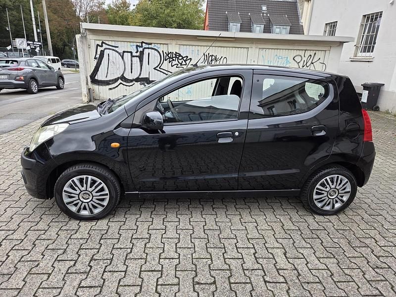 Gebraucht Nissan Pixo 50 PS (36 kW) 2012 Schwarz Kleinwagen