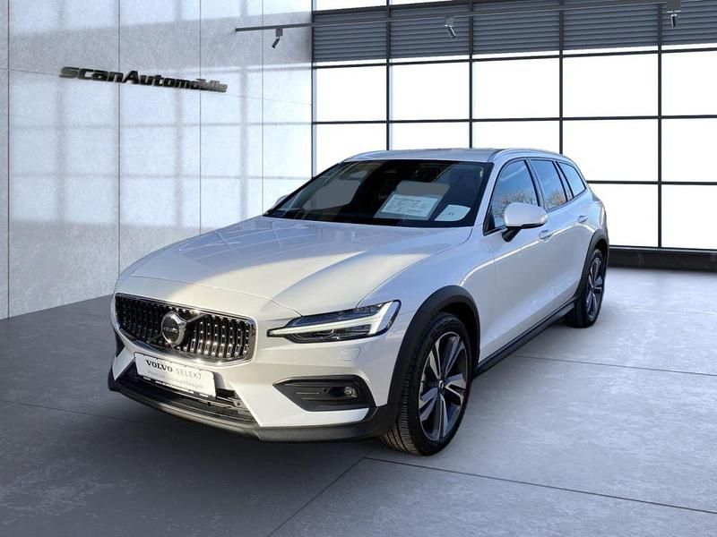 Gebraucht Volvo V60 Plus 197 PS (144 kW) 2024 Crystal white (metallic) Kombi