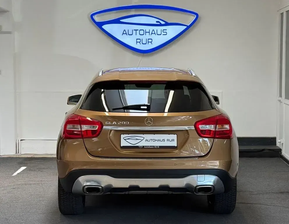 Gebraucht Mercedes GLA200 156 PS (114 kW) 2016 Gelb SUV