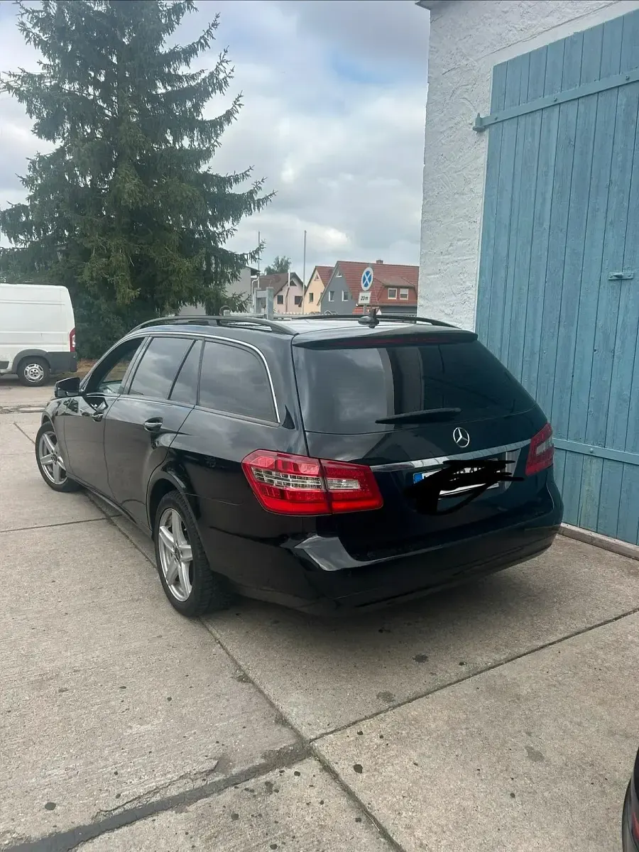 Gebraucht Mercedes E200 136 PS (100 kW) 2010 Schwarz Kombi