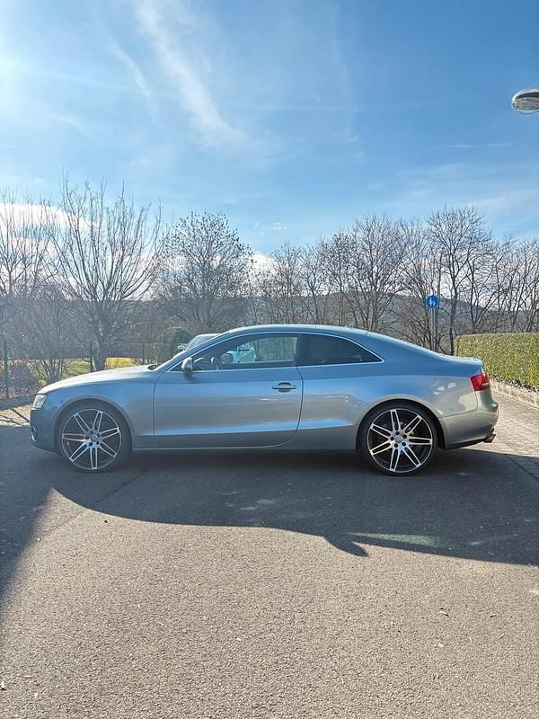 Gebraucht Audi A5 Comfort 239 PS (175 kW) 2011 Grau Coupé