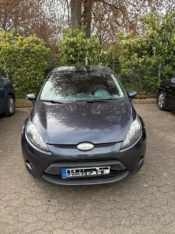 Usata Ford Fiesta Trend 82 CV (60 kW) 2009 Grigio Berlina