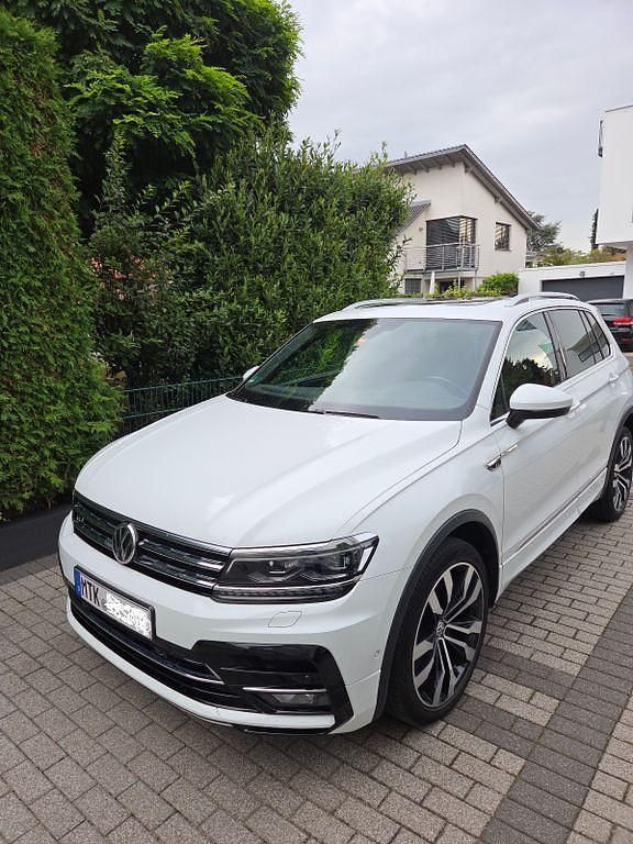 Weiß Gebraucht 2019 VW Tiguan Highline SUV | 27.900 € (Guter Preis) - Bild 1/4