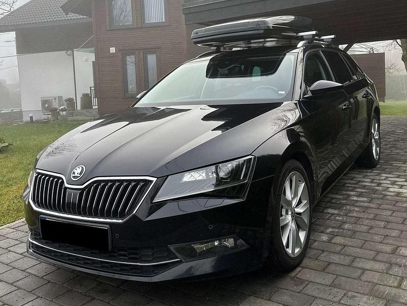 Schwarz Gebraucht 2017 Skoda Superb Ambition Kombi | 15.590 € (Fairer Preis) - Bild 1/4