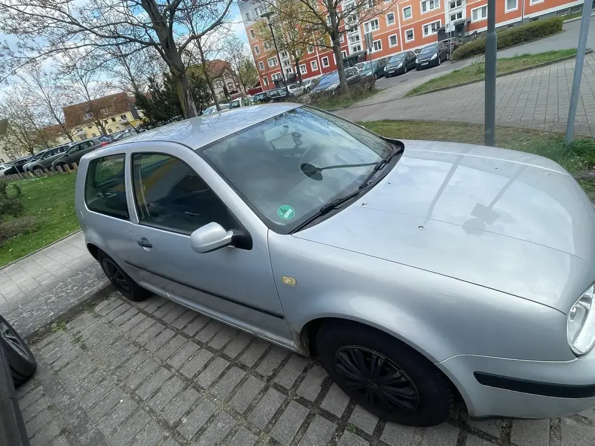 Gebraucht VW Golf III 75 PS (55 kW) 1999 Silber Limousine