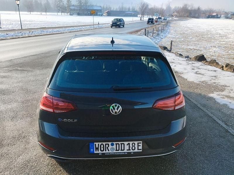 Gebraucht VW e-Golf 100 kW (136 PS) 2019 Grau Kleinwagen