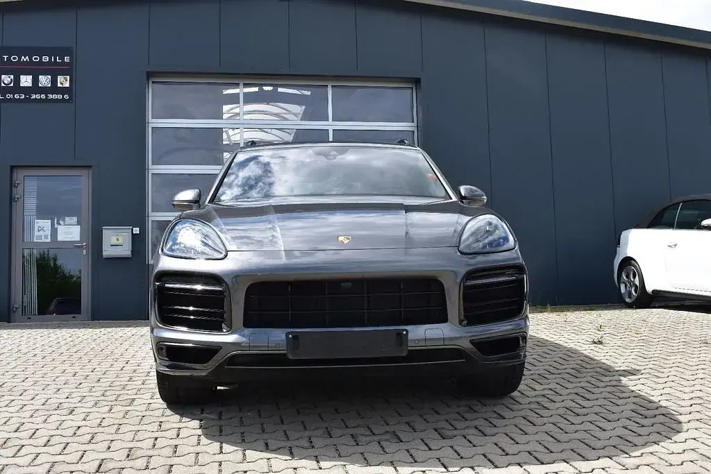 Gebraucht Porsche Cayenne 441 PS (324 kW) 2019 Grau SUV