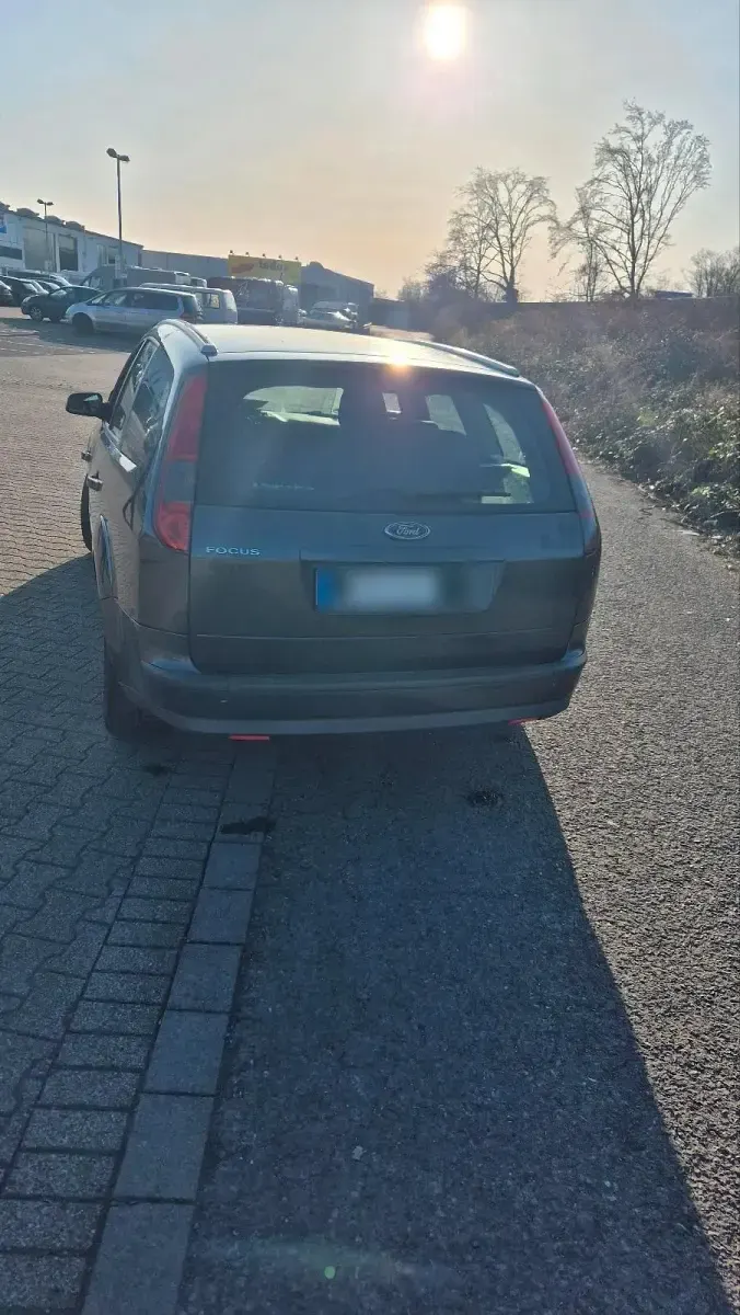 Gebraucht Ford Focus 116 PS (85 kW) 2007 Grau Kombi