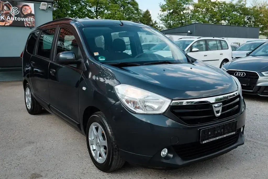 Gebraucht Dacia Lodgy Lauréate 107 PS (78 kW) 2012 Silber Van / Kleinbus