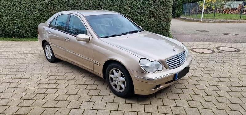 Beige Gebraucht 2003 Mercedes C220 Elegance Limousine | 5.800 € (Teuer) - Bild 1/4