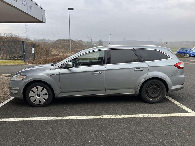 Gebraucht Ford Mondeo 140 PS (102 kW) 2013 Silber Kombi