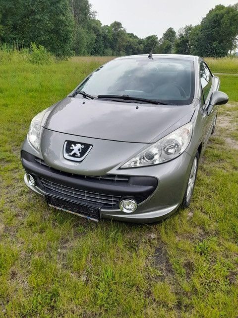 Grau Gebraucht 2009 Peugeot 207 CC Filou Cabrio | 2.590 € (Superpreis) - Bild 1/4