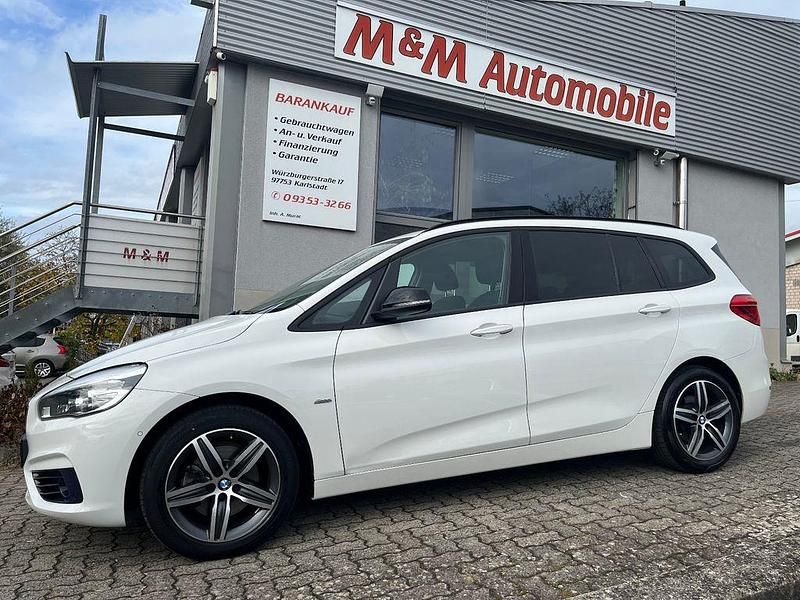 Weiß Gebraucht 2016 BMW 218 Gran Tourer Sport Line Van / Kleinbus | 13.800 € (Guter Preis) - Bild 1/4