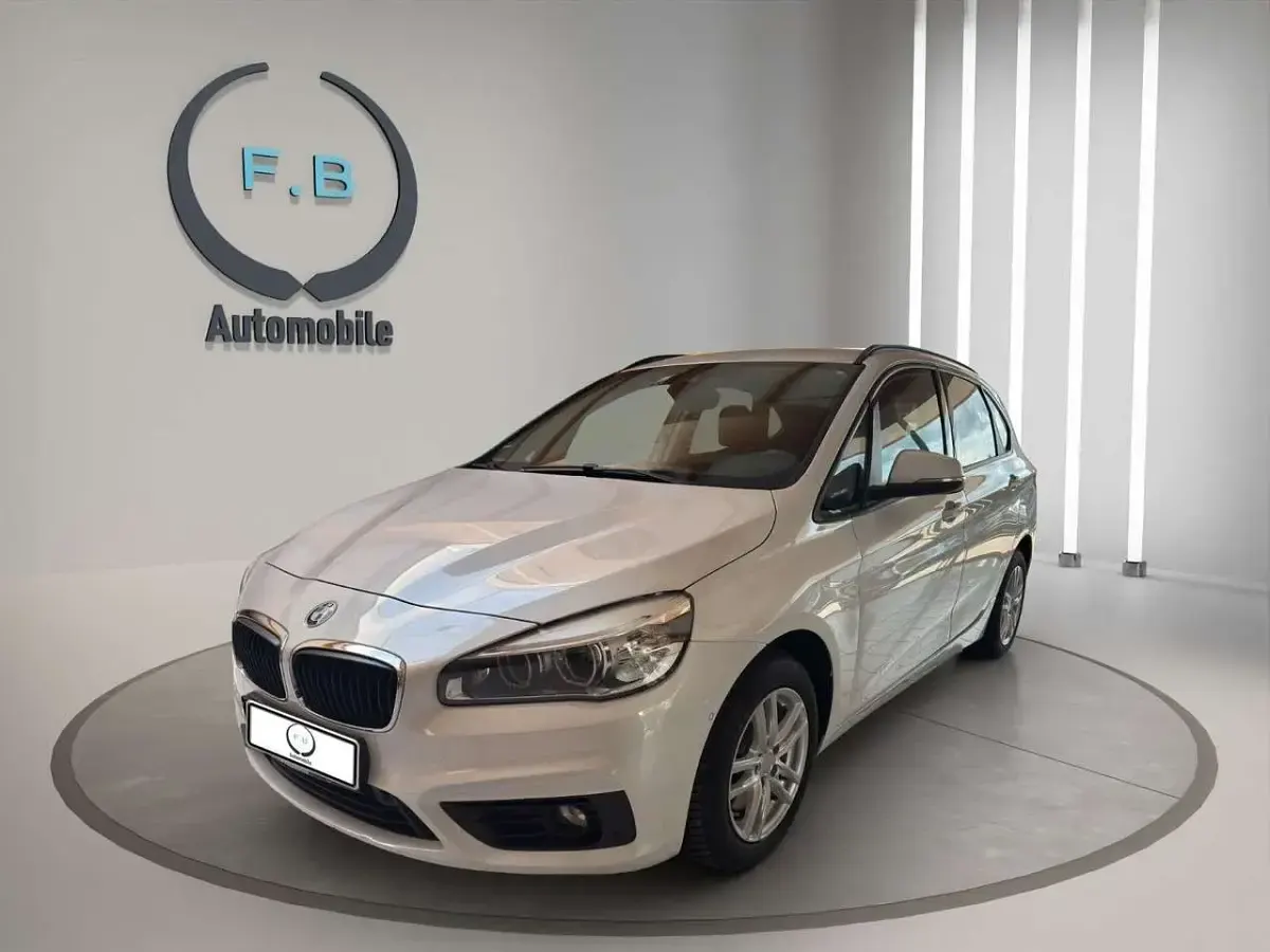 Gebraucht BMW 220 190 PS (139 kW) 2018 Mineralweiss Van / Kleinbus