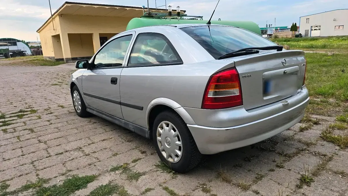 Gebraucht Opel Astra Comfort 65 PS (47 kW) 1998 Silber Limousine