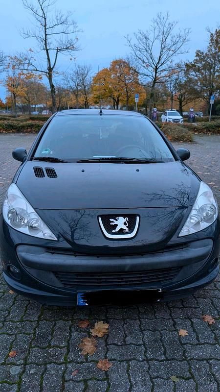 Blau Gebraucht 2011 Peugeot 206+ Kleinwagen | 2.800 € - Bild 1/4