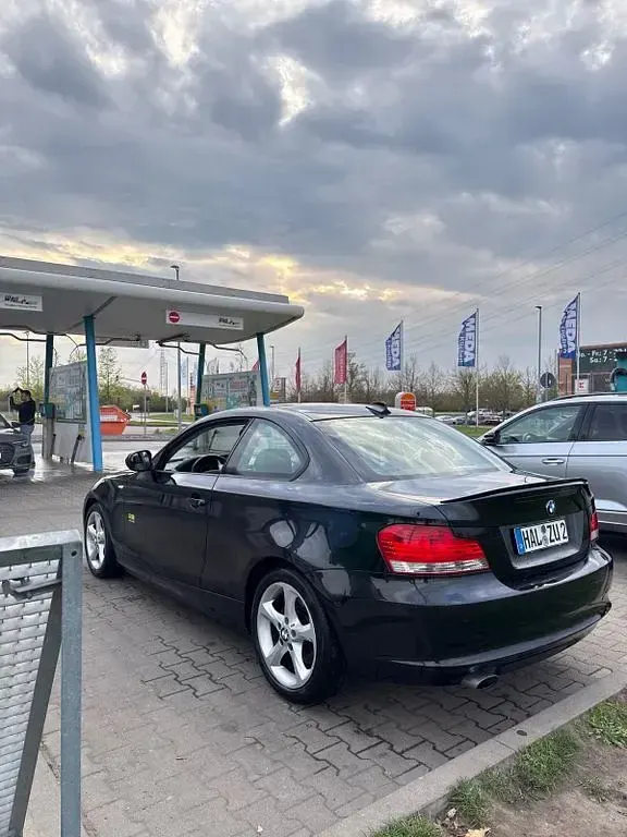 Gebraucht BMW 120 Performance 177 PS (130 kW) 2010 Schwarz Kleinwagen