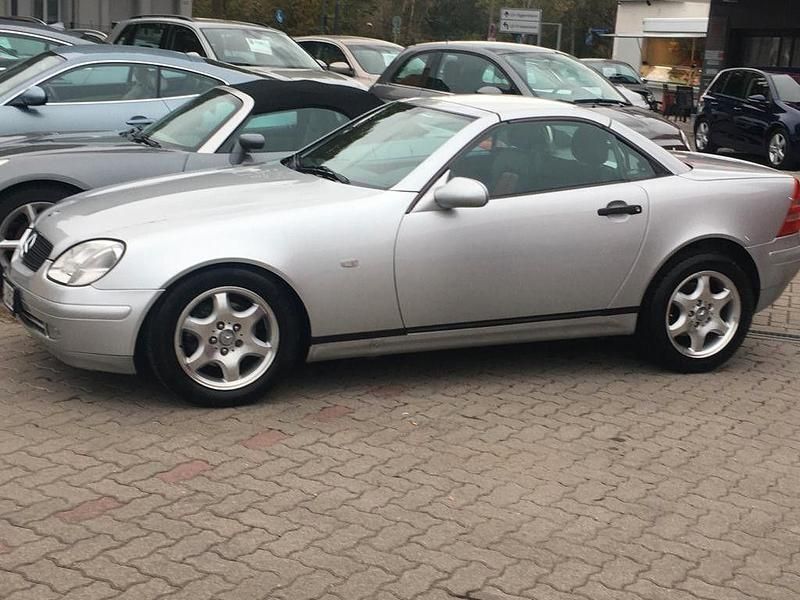 Silber Gebraucht 1999 Mercedes 200 Cabrio | 7.999 € (Etwas zu teuer) - Bild 1/4