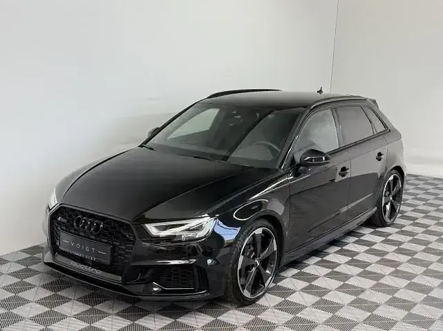 Gebraucht Audi RS3 Sport 400 PS (294 kW) 2020 Mythosschwarz metallic Limousine