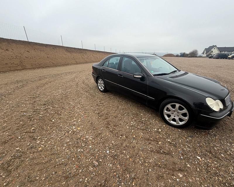 Gebraucht Mercedes C180 130 PS (95 kW) 2000 Schwarz Limousine