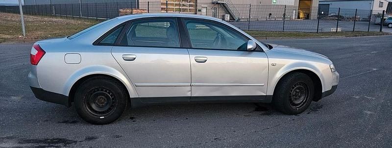 Gebraucht Audi A4 131 PS (96 kW) 2002 Silber Limousine