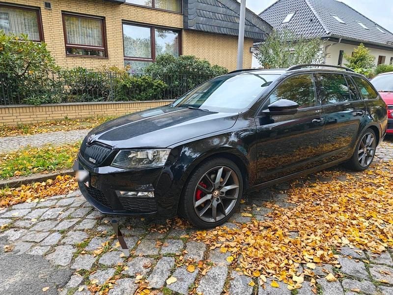 Second-hand Skoda Octavia RS 184 CP (135 kW) 2016 Negru Hatchback