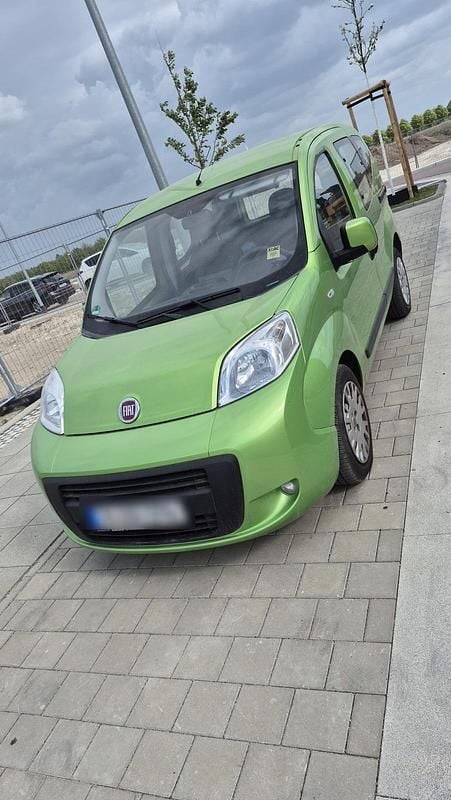 Grün Gebraucht 2009 Fiat Fiorino Trekking Van / Kleinbus | 6.450 € - Bild 1/4