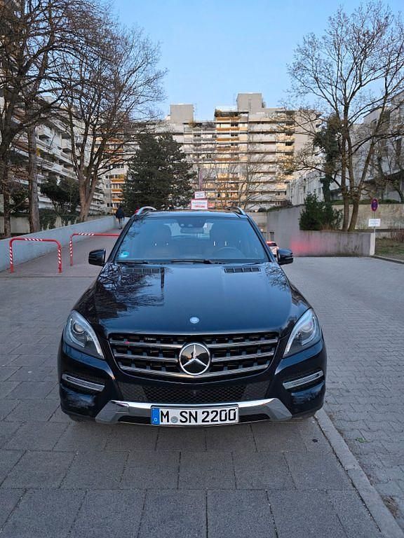 Gebraucht Mercedes ML350 258 PS (189 kW) 2013 Blau SUV