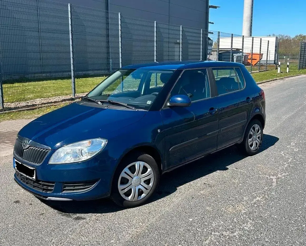 Gebraucht Skoda Fabia Ambition 75 PS (55 kW) 2013 Blau Limousine
