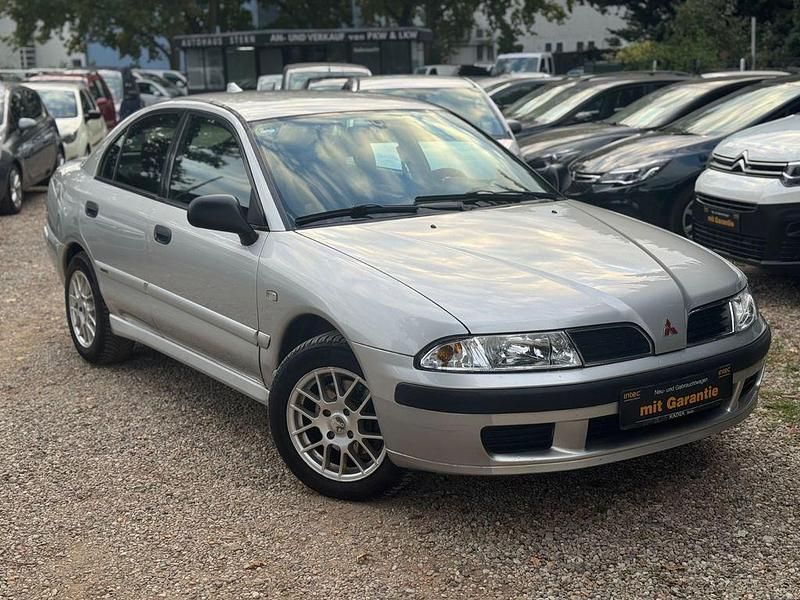 Grau Gebraucht 2001 Mitsubishi Carisma Limousine | 1.990 € (Etwas zu teuer) - Bild 1/4